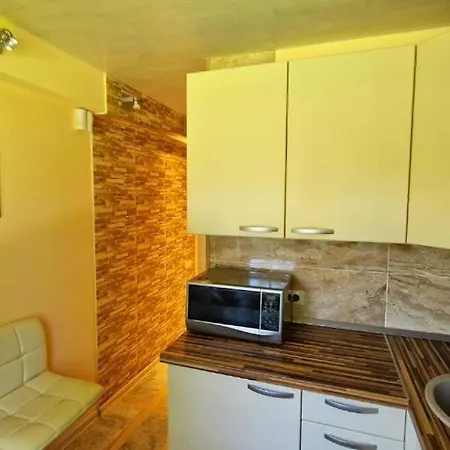 Apartment Next To Acropolis, Self Check *